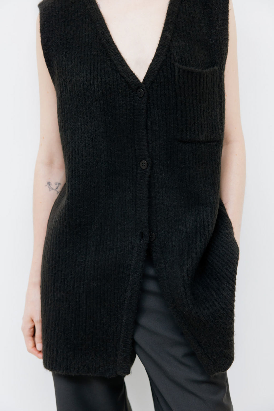 【Studio Doe】X-silhouette Knitted Vest(DN-259OKV01)