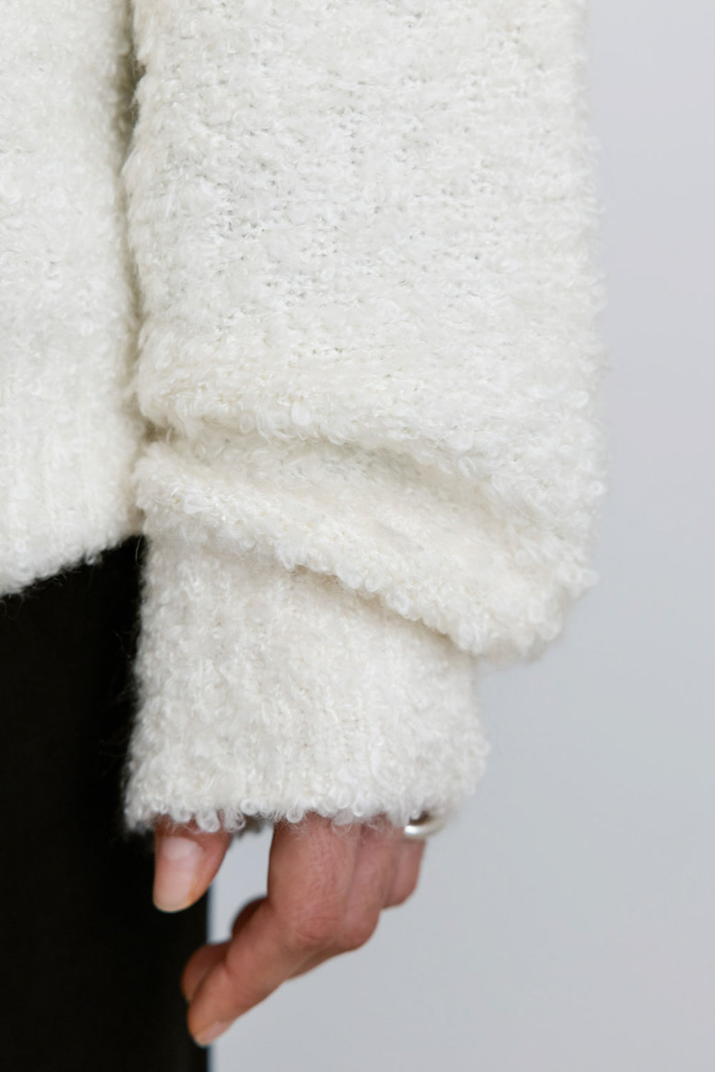 【Studio Doe】Wool V-neck Loose Sweater(DN-25JOKN02)