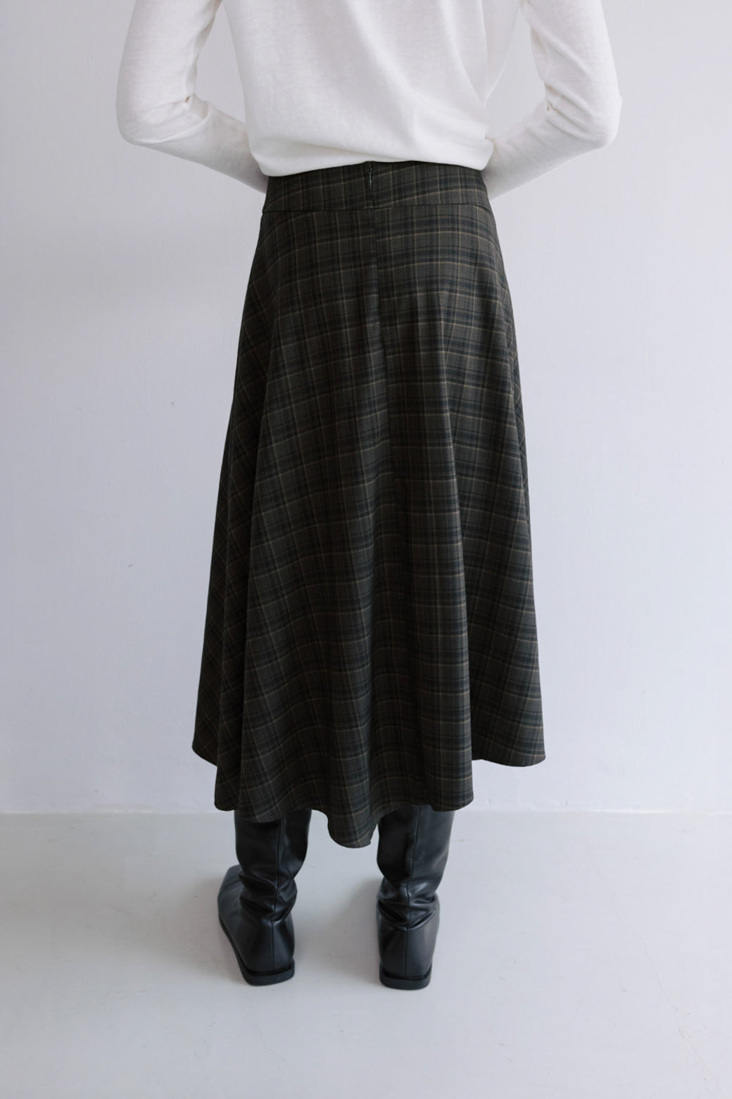 【Studio Doe】Asymmetrical Plaid A-line Skirt(DN-261OLK32)